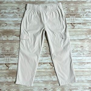 Eddie Bauer Rainier Cargo Cropped Pants sz 6 Stone Pumice Hiking Pull On Nylon